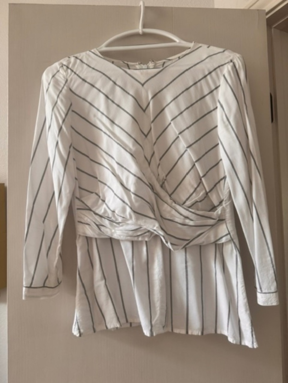 Ann Taylor White & Gray Striped Faux-Wrap Long Sleeve Blouse Size 2P